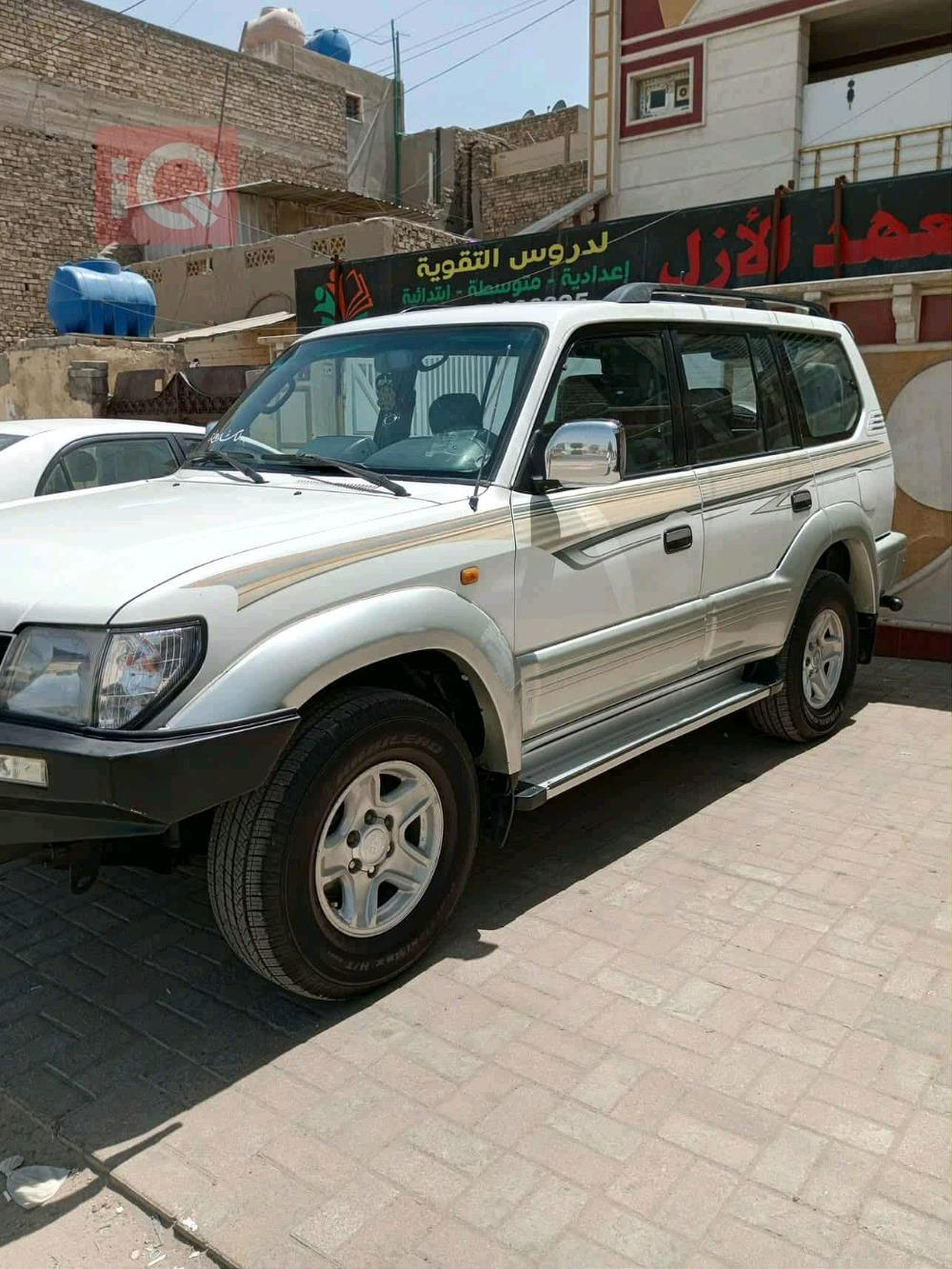 تۆیۆتا لاند کروزەر